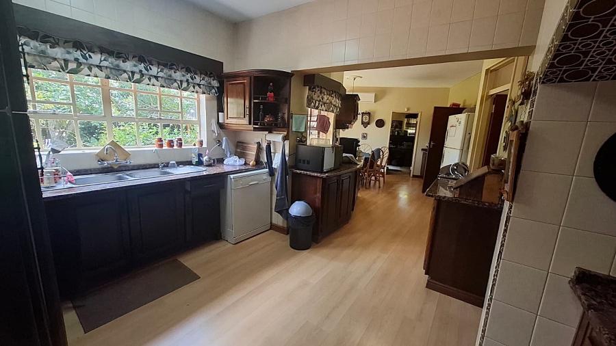 6 Bedroom Property for Sale in Mooivallei Park North West